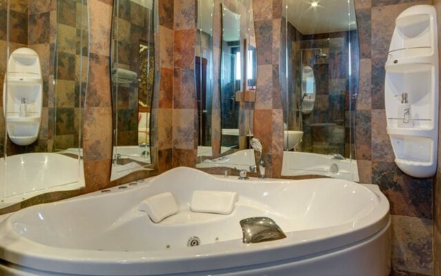 At Nai Harn Boutique Hotel