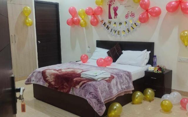 OYO Hotel Pinaki Stay Near Noida Sector 51 Metro Station