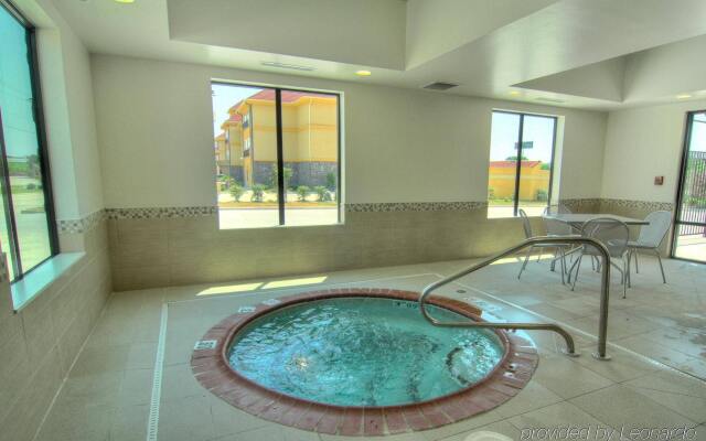 Holiday Inn Express & Suites Conway by IHG