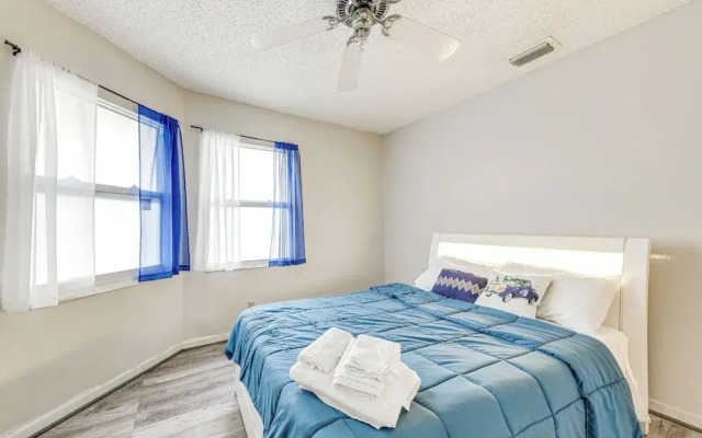 Family-friendly North Lauderdale Home w/ Grill!