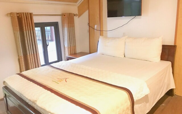 Vinh Gia Airport Lake View Hostel