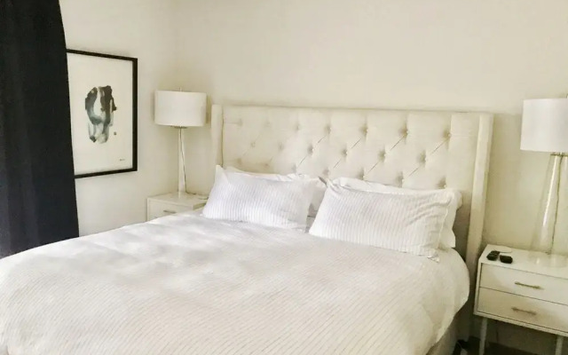 Quiet Convenient and Modern Haven