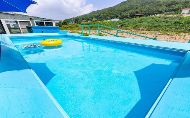 Ganghwa Badatgashimteo Pension