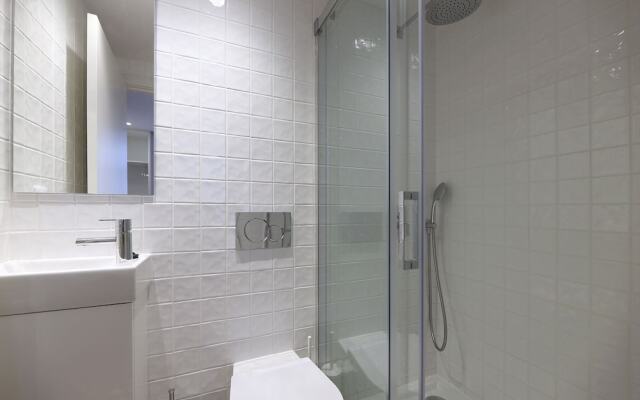 FLH Downtown GuestHouse