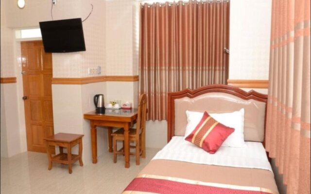 Nylon Hotel