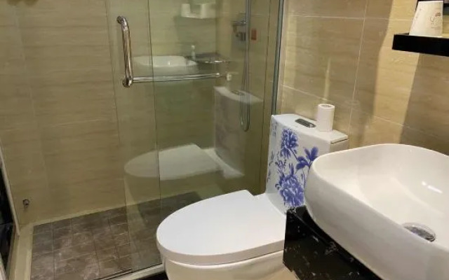 Home Inn Huaxuan (Beijing Huilongguan East Street Subway Station)