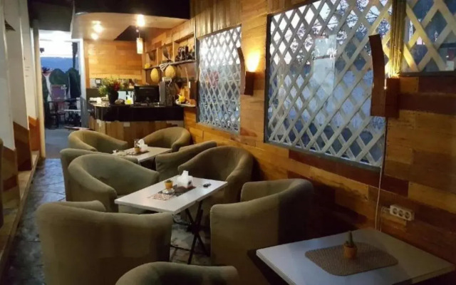 Hotel Ananda by Reddoors