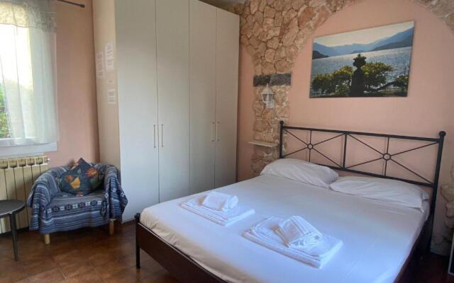 Independent Little House with Garden