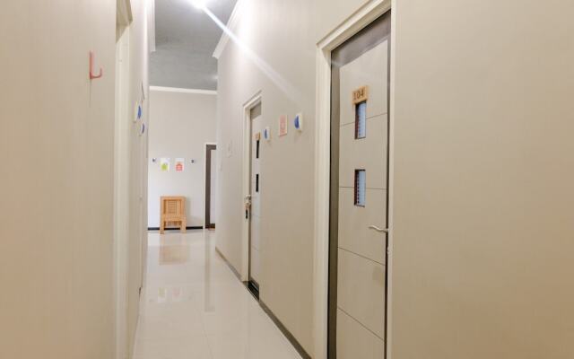 OYO Life 2399 Gerbera House - Kos Putri