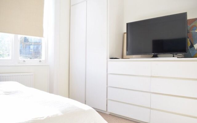 1 Bedroom Flat In Knightsbridge Sleeps 2