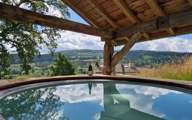 Luxurious Chalet with Hot Tub & Sauna in Thirimont