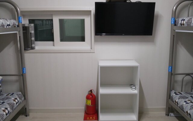 Guesthouse Embassy - Hostel