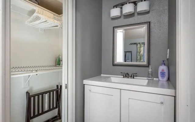 Cozy Gilbert Condo Walking Distance to Downtown!