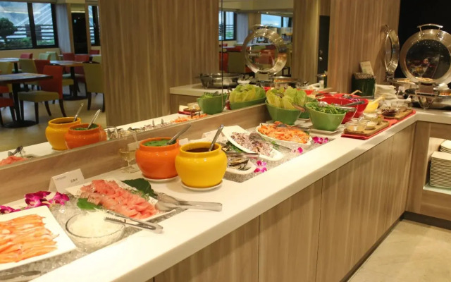 Hoya Hot Springs Resort & Spa