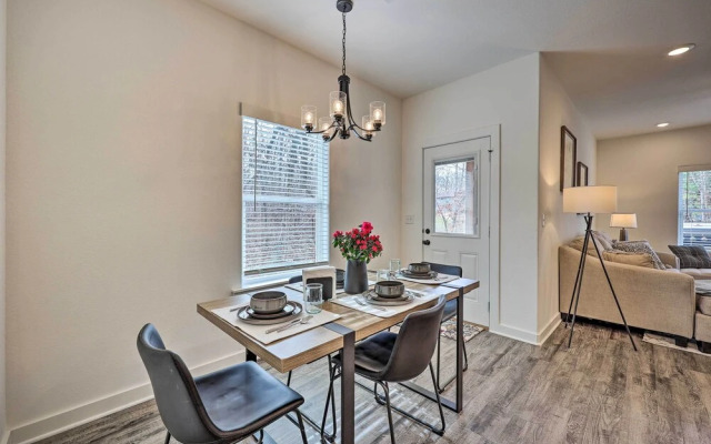 Newly Built Bella Vista Home Near Lakes