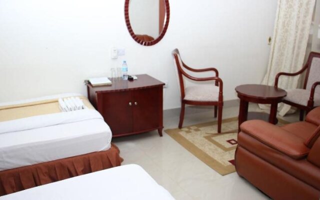 Lenana Hotel