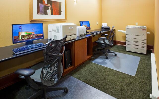 Holiday Inn Fargo by IHG