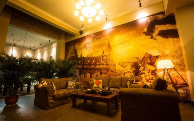 Sanya Canacoast Art Inn