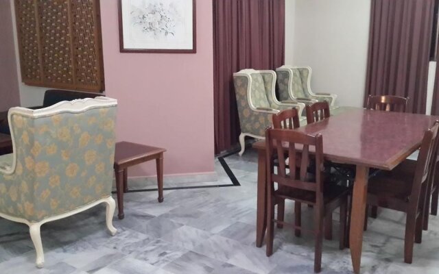 Golden City Apartment - Leisure Holiday Resorts