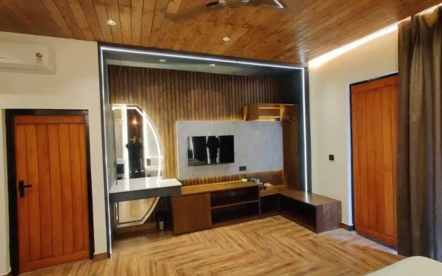 Corbett Machaan Resort