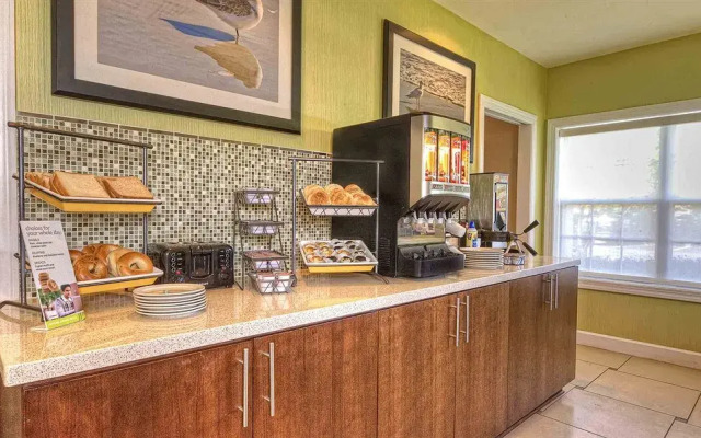 Residence Inn Wilmington Landfall