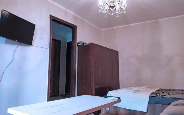 Cozy Studio Apt Close to City Center