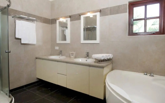 ACOYA Hotel Suites & Villas, Ascend Hotel Collection Member