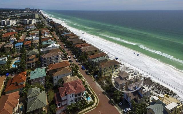 Casa de Cielo by RedAwning