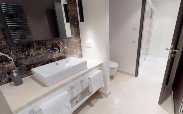 White Pearl Apartment 3.03