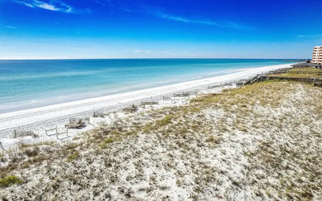Inlet Reef 609 4 Bedroom Condo by RedAwning