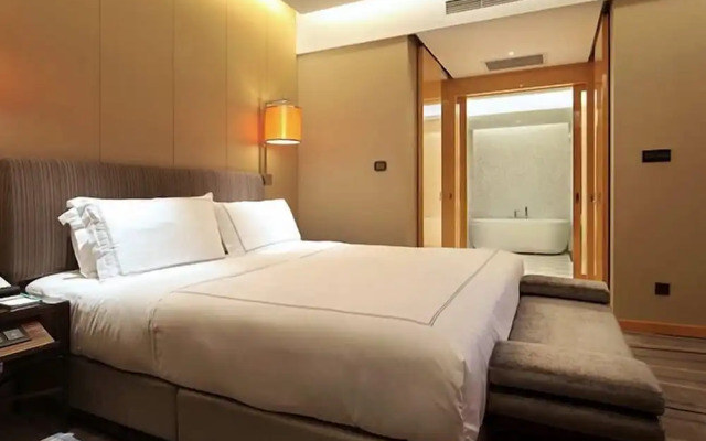 Luan Suntone Plaza Hotel