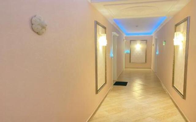 Bratanov Studio in Complex Harmony Suites 8