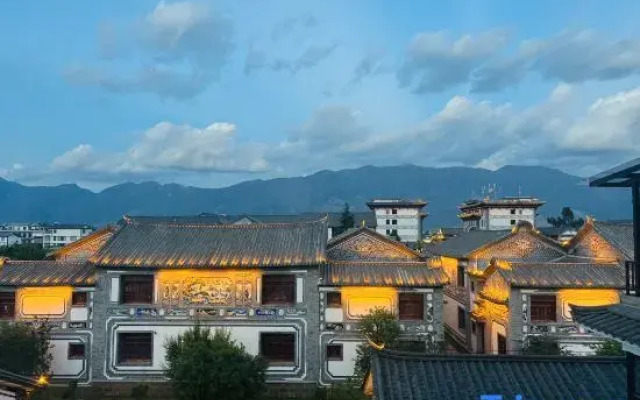 Zhijian Mountain Lodge