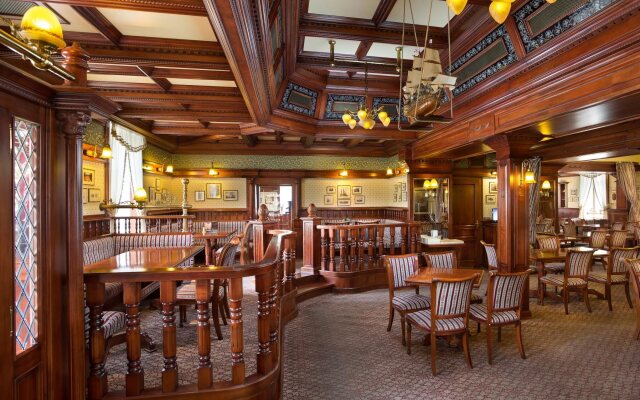Nelson Hotel