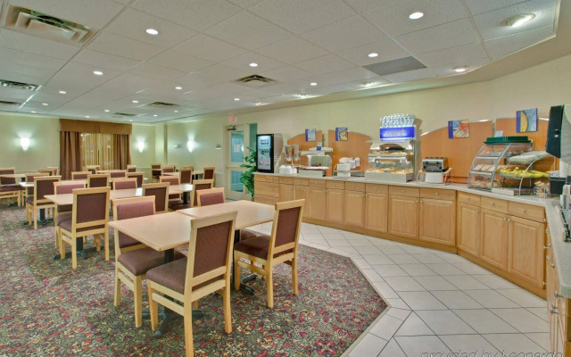 Sandman Hotel & Suites London Downtown