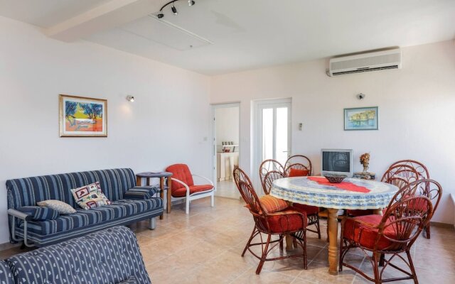 Apartment Ratac - sea front