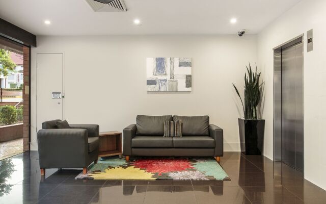 Central Brunswick Apartment Hotel