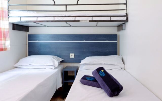 Residence Village (CLL240)