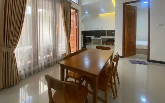 Kanggo Riko Family Homestay Mitra RedDoorz