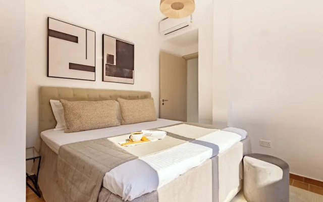 Sanders River Plaza Limassol Apartment