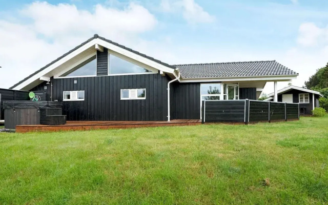 8 Person Holiday Home in Horve-by Traum