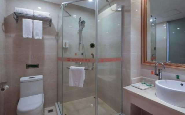 Chihao Hotel (Shenzhen Shiyan Hongfa World Store)