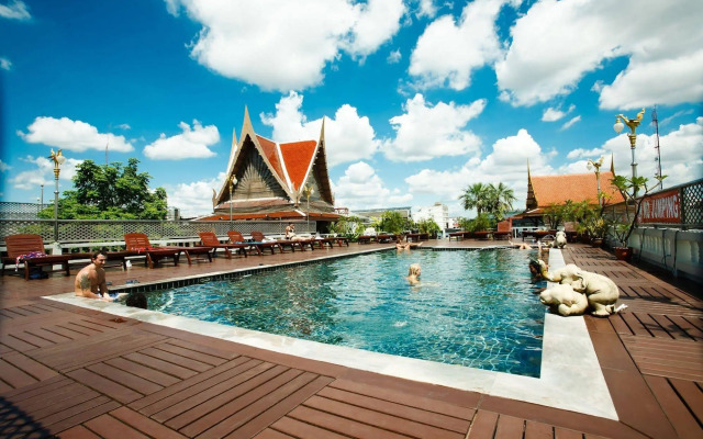 D&D Inn Khaosan