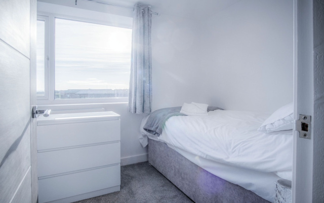 Oasis - 2 Bed Apartment - Ocean Breeze