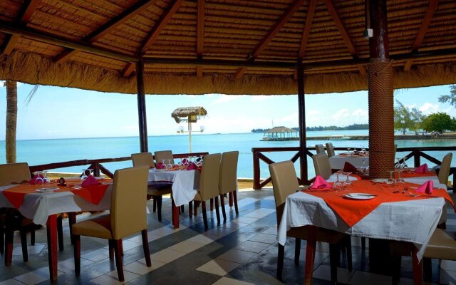 Coral Azur Beach Resort