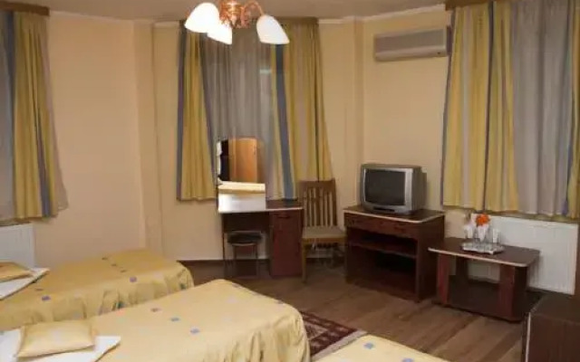 Helios Hotel