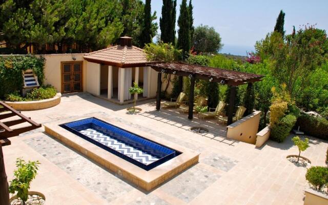 3 bedroom Villa Madelini with private pool, Aphrodite Hills Resort