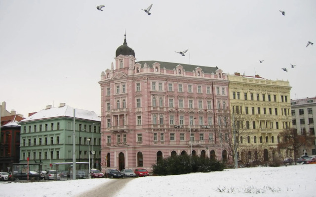 Opera Hotel