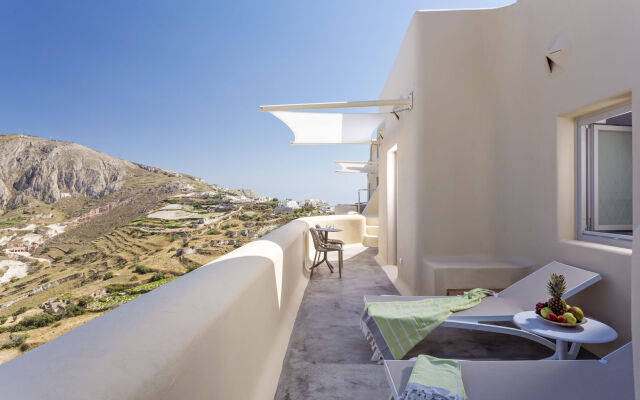 Skyfall Suites - Adults Only