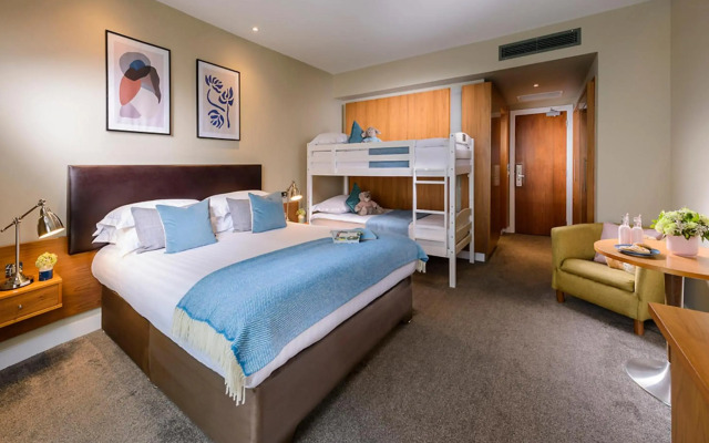 The Manor West Hotel & Leisure Club